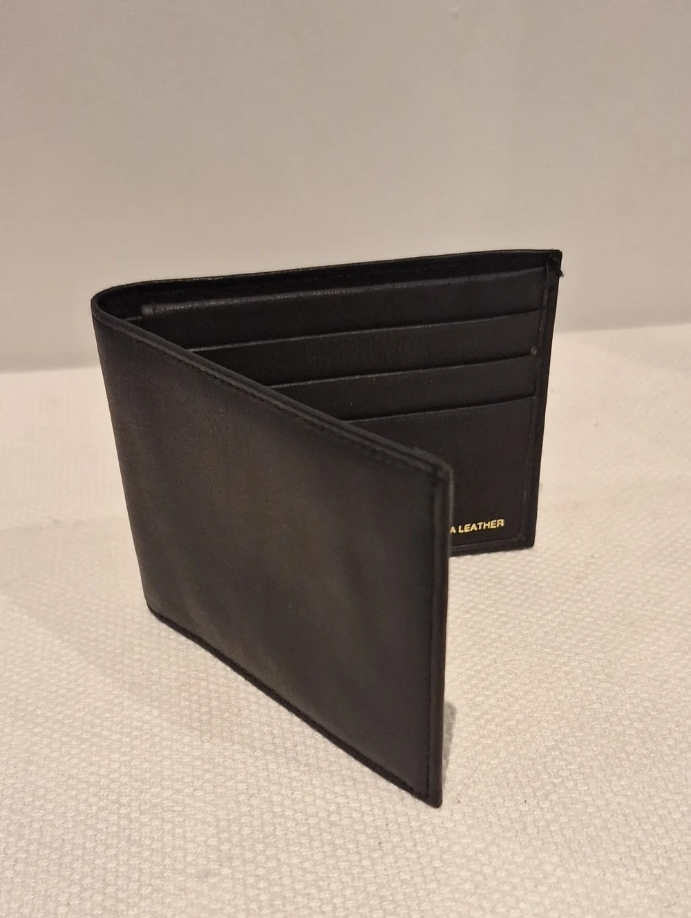 Men's Black Soft Nappa Leather Bi-Fold Wallet - Classic Card Holder